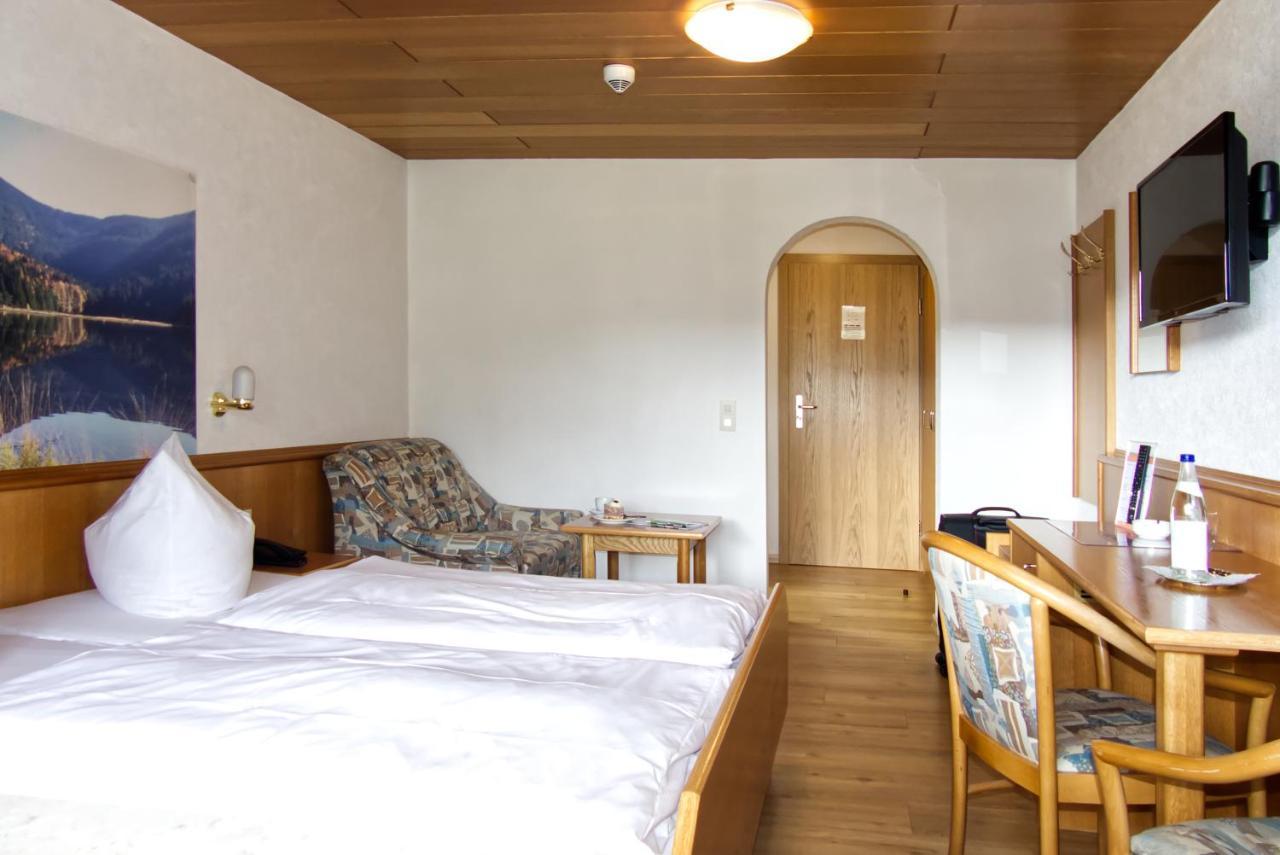 Garnihotel Zur Linde - Bayerischer Wald - Aktivcard Mit 154 Kostenfreien Leistungen - Kostenloser Parkplatz Лоберг Екстер'єр фото