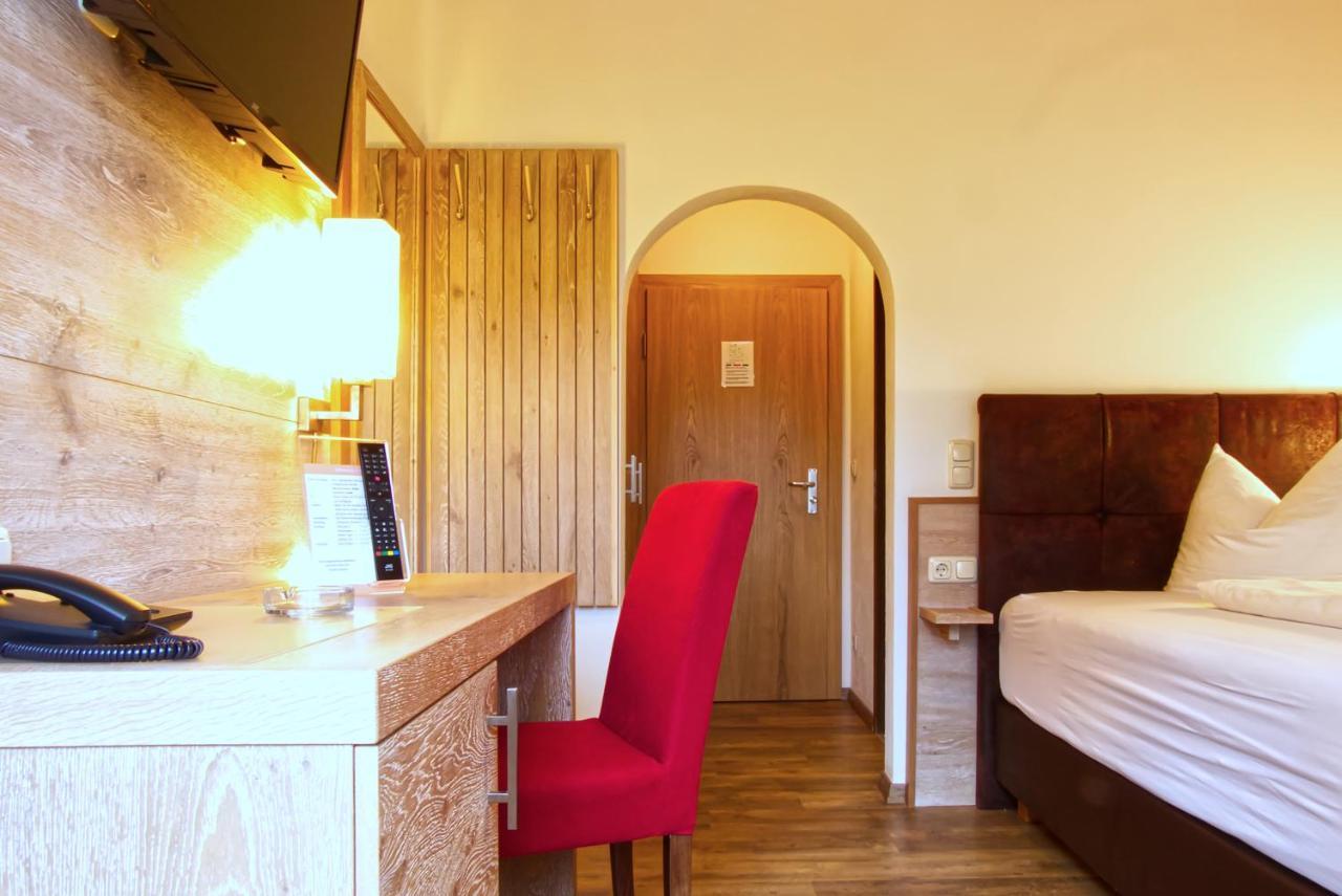 Garnihotel Zur Linde - Bayerischer Wald - Aktivcard Mit 154 Kostenfreien Leistungen - Kostenloser Parkplatz Лоберг Екстер'єр фото