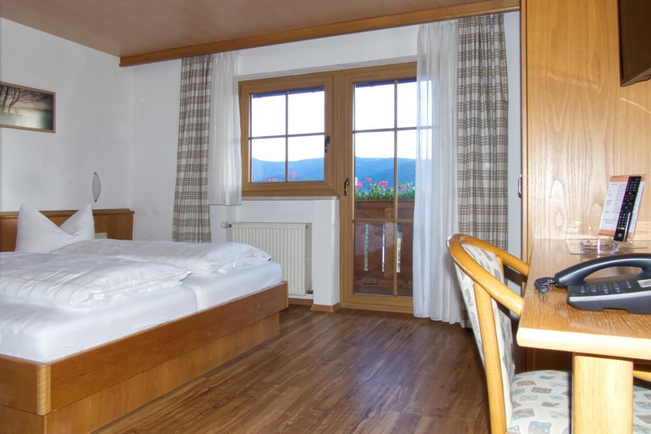 Garnihotel Zur Linde - Bayerischer Wald - Aktivcard Mit 154 Kostenfreien Leistungen - Kostenloser Parkplatz Лоберг Екстер'єр фото